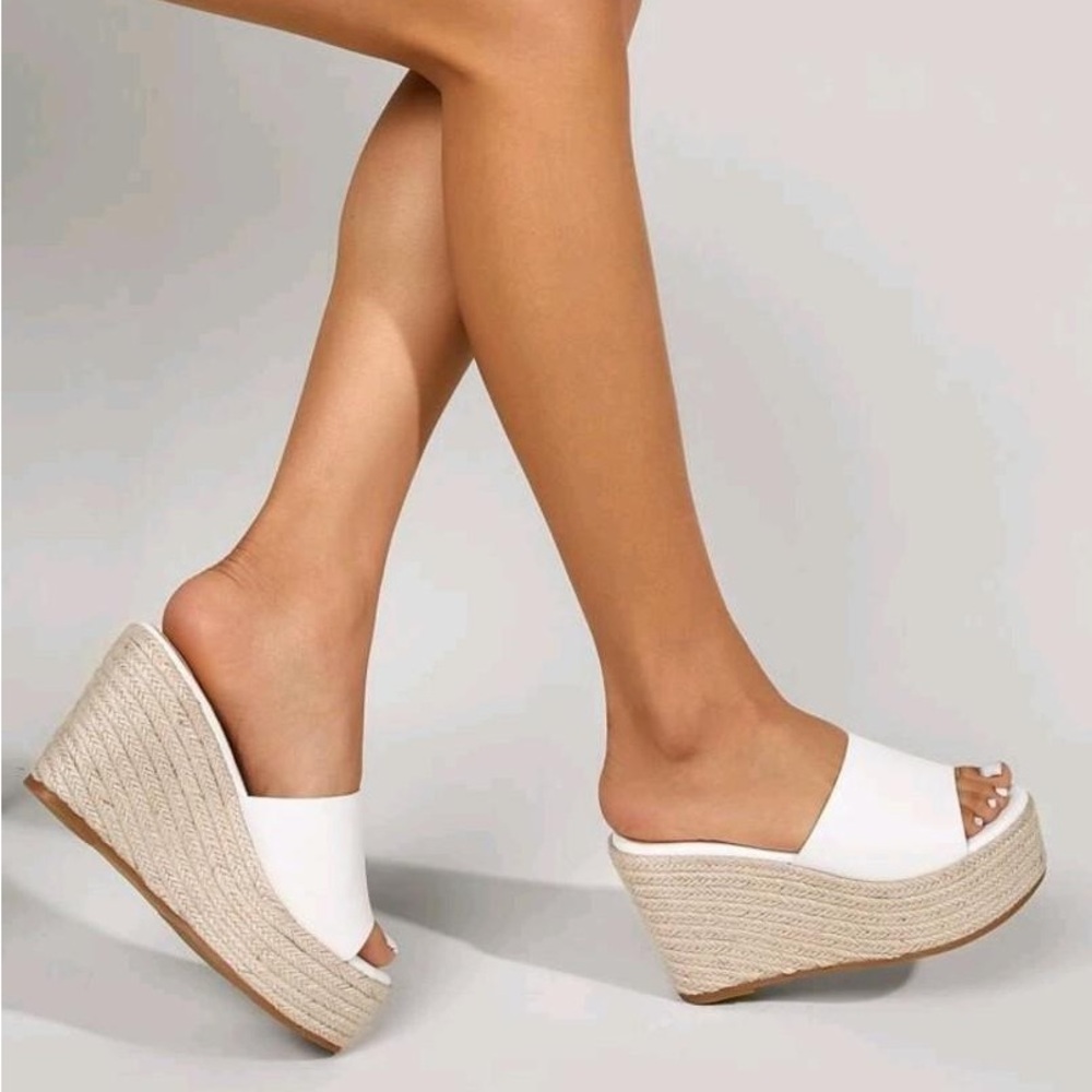 DV By Dolce Vita Dixon Wedge Sandal In White Size 8